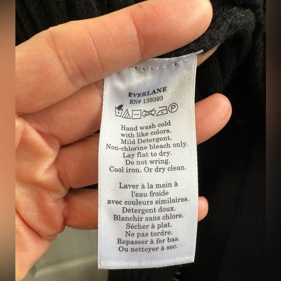 Everlane | The Cashmere Polo - Picture 10 of 11